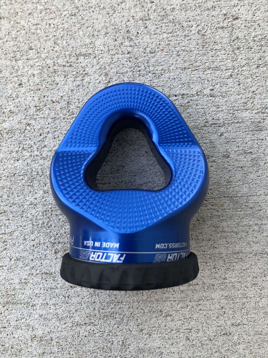 ''FACTOR 55'' PROLINK ''E'' EXPERT WINCH SHACKLE MOUNT, BLUE