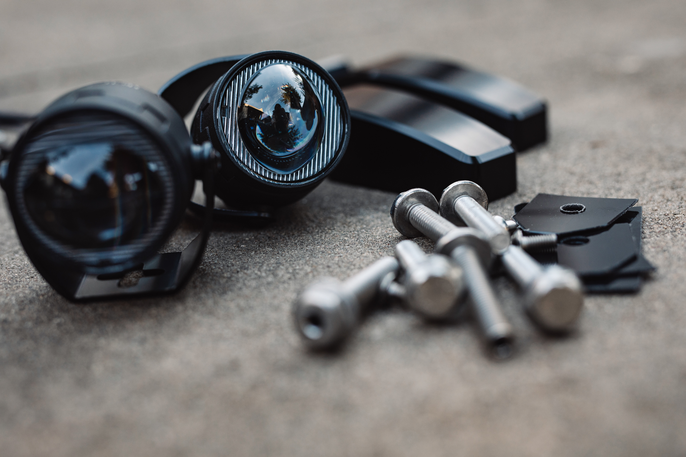 Scheibenrahmenhalter mit LED Scheinwerfer