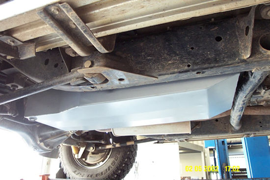 Ersatztank Nissan Patrol GR 70l ersetzt mittleren Zusatztank