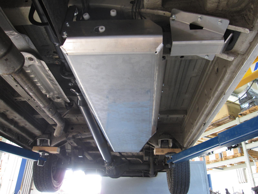 Unterfahrschutz Mercedes Sprinter 906/907 Tank 93L