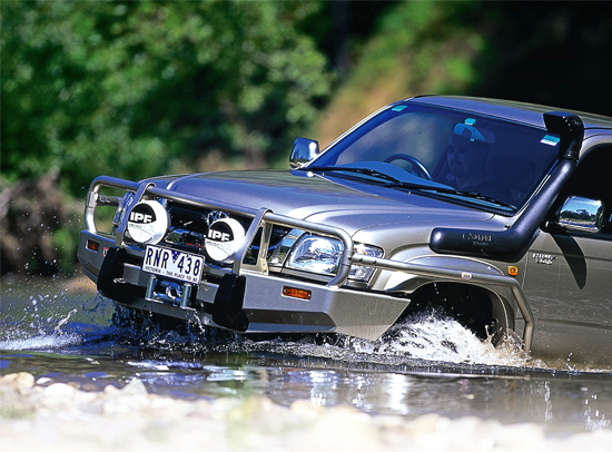 ARB-Windenstoßstange Hilux `02-`05, #3414220,m.Verbreiterungen,m.Airbag *TN*
