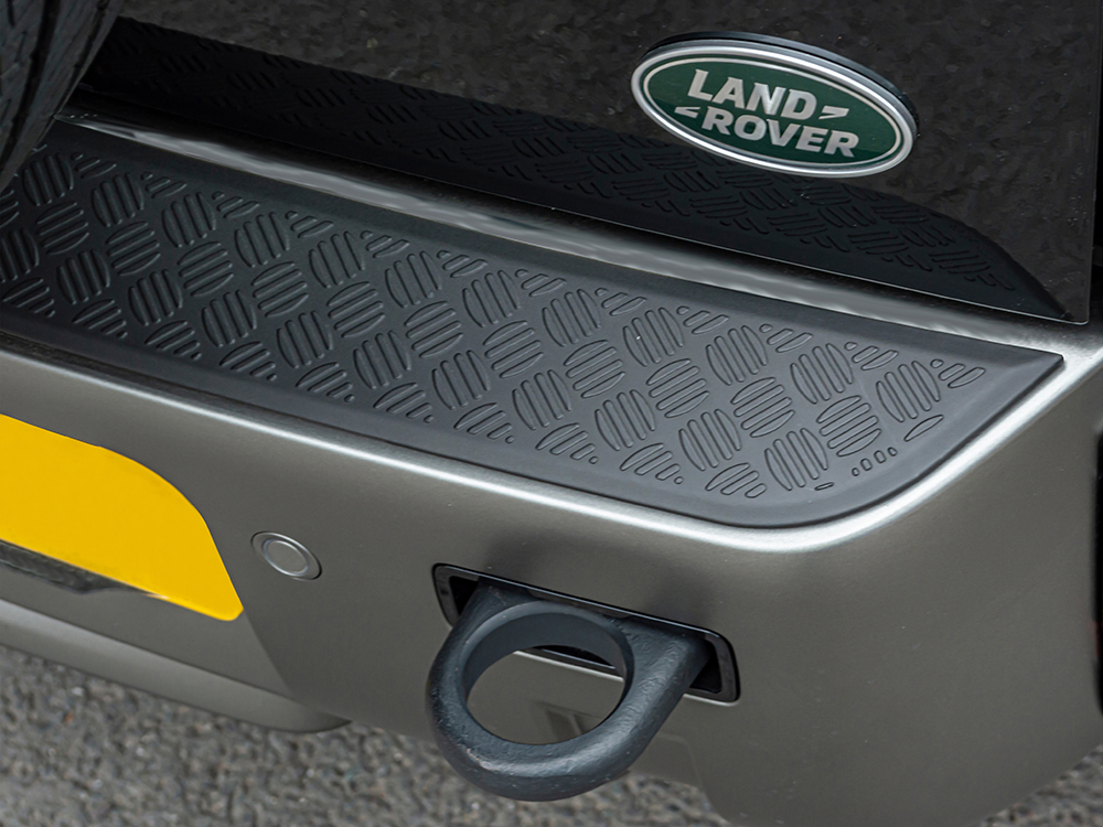 DA3392 Obere Stoßstangenverkleidung hinten für Defender L663