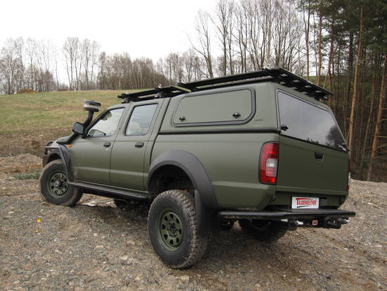 Commercial Hardtop für Isuzu D-Max DC 17-21 flach, glatt, seitl. Aluklappen
