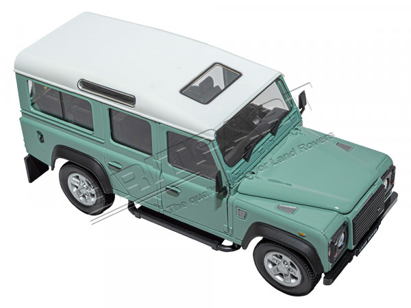 LR DEFENDER MODELL GRÜN 1:24