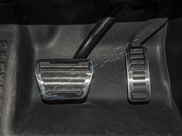 Aluminium Pedal Kit New Defender
